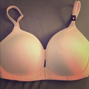 Light pink 34DD ‘Body’ by Victoria’s Secret Bra